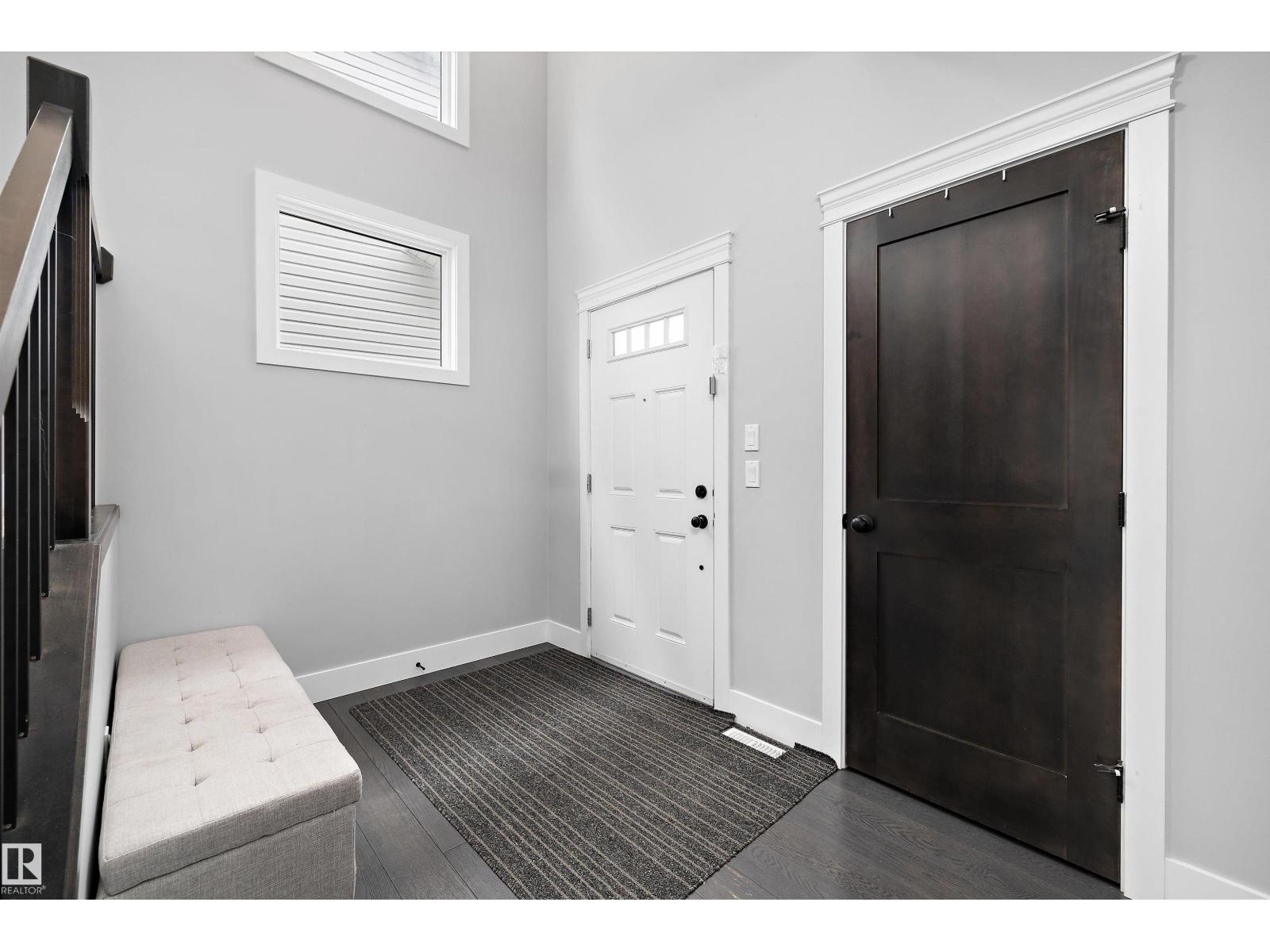 7656 182 Av Nw Property Photo 3