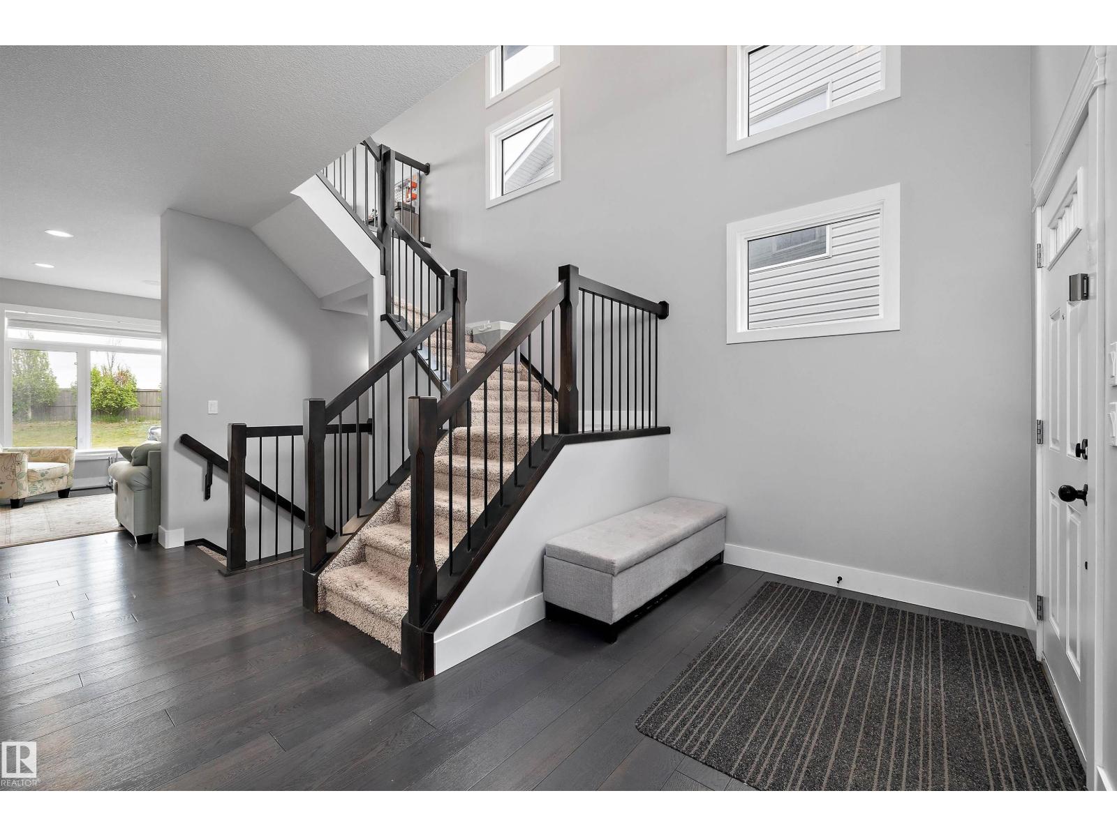7656 182 Av Nw Property Photo 4