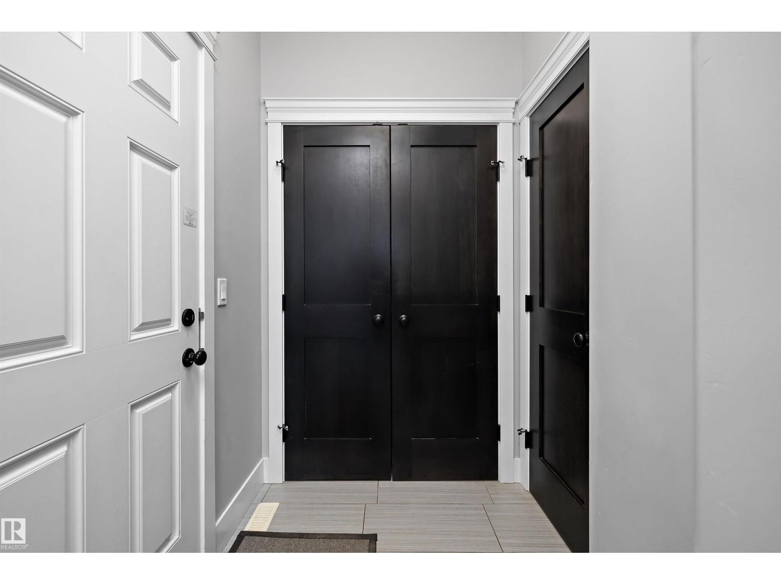 7656 182 Av Nw Property Photo 7