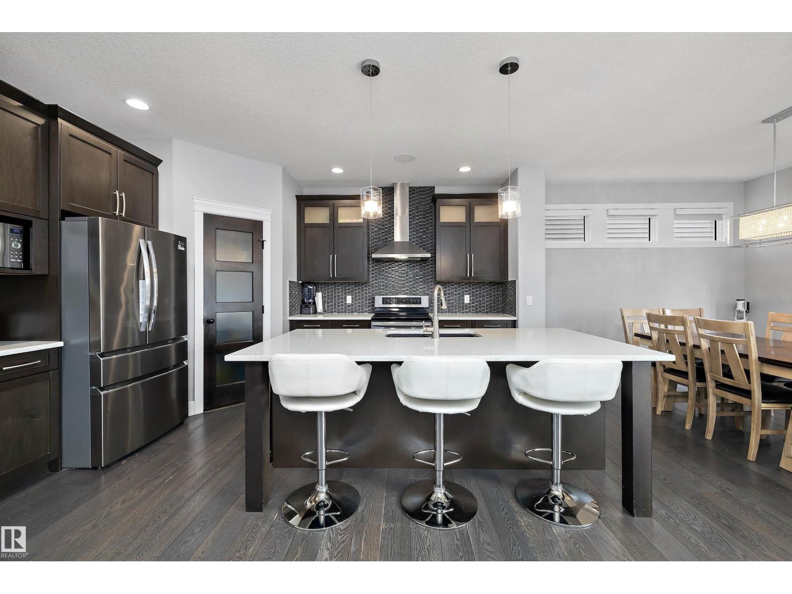 7656 182 Av Nw Property Photo 9