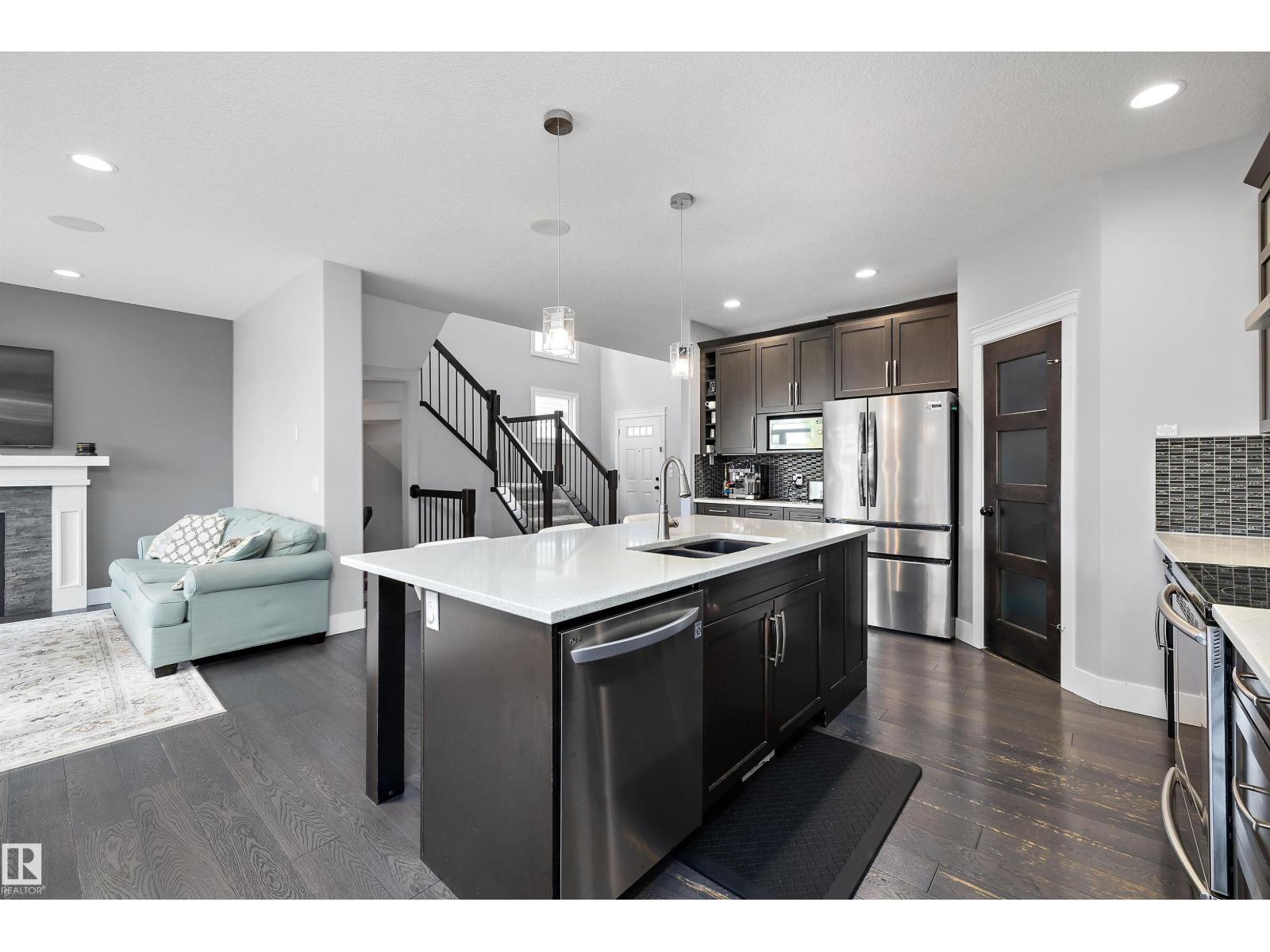 7656 182 Av Nw Property Photo 11