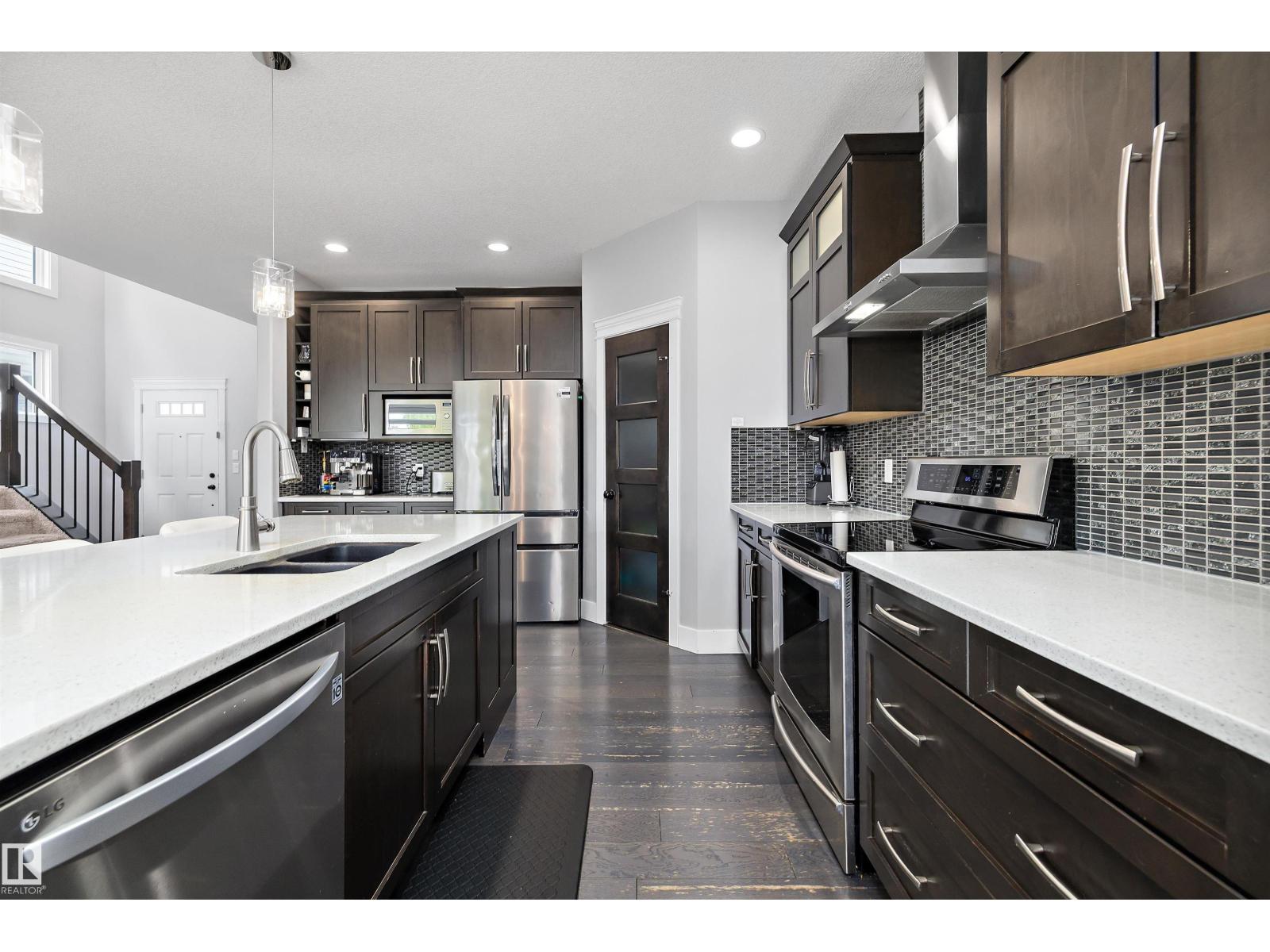7656 182 Av Nw Property Photo 12