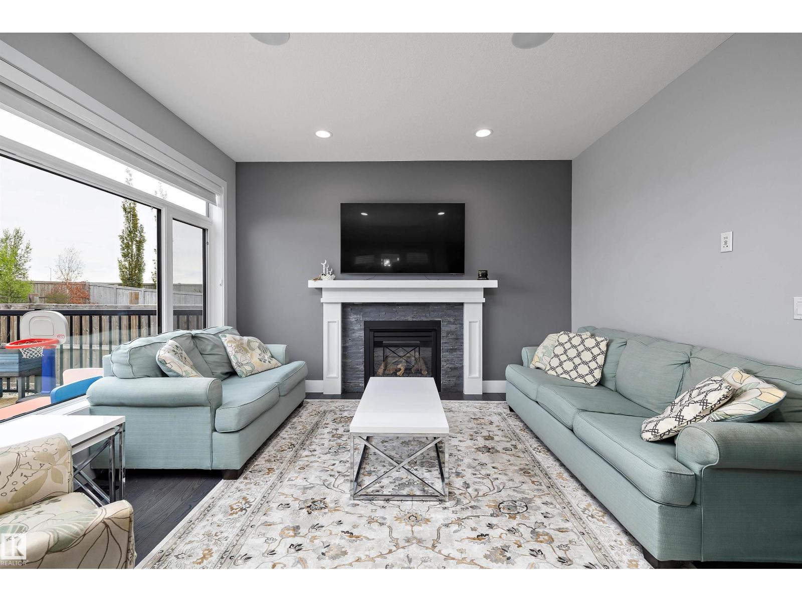 7656 182 Av Nw Property Photo 18
