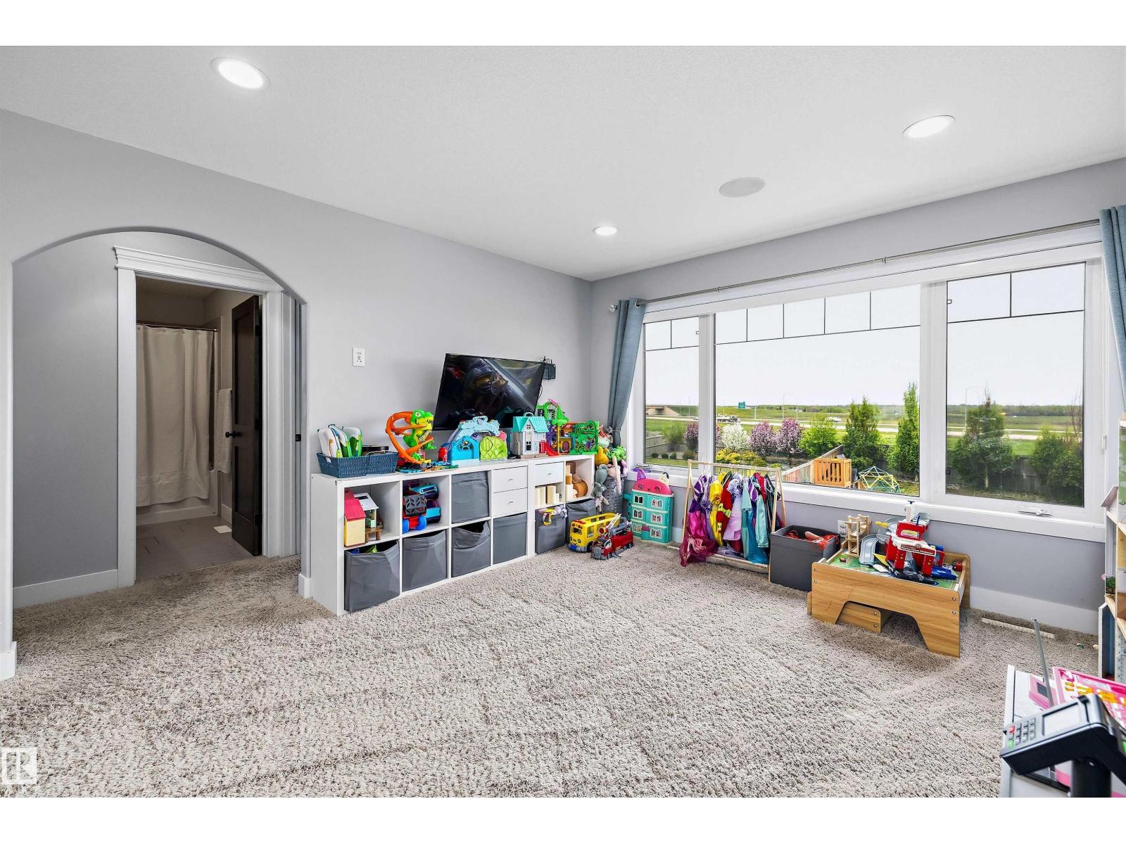 7656 182 Av Nw Property Photo 23