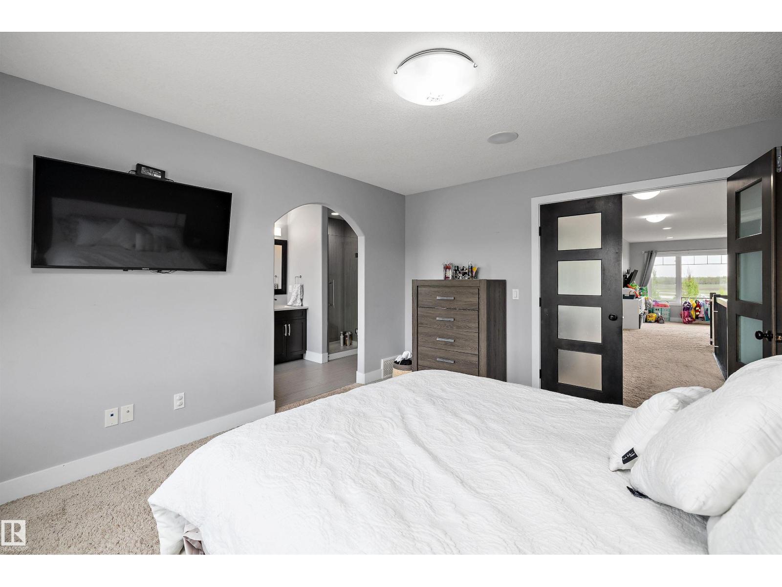 7656 182 Av Nw Property Photo 33