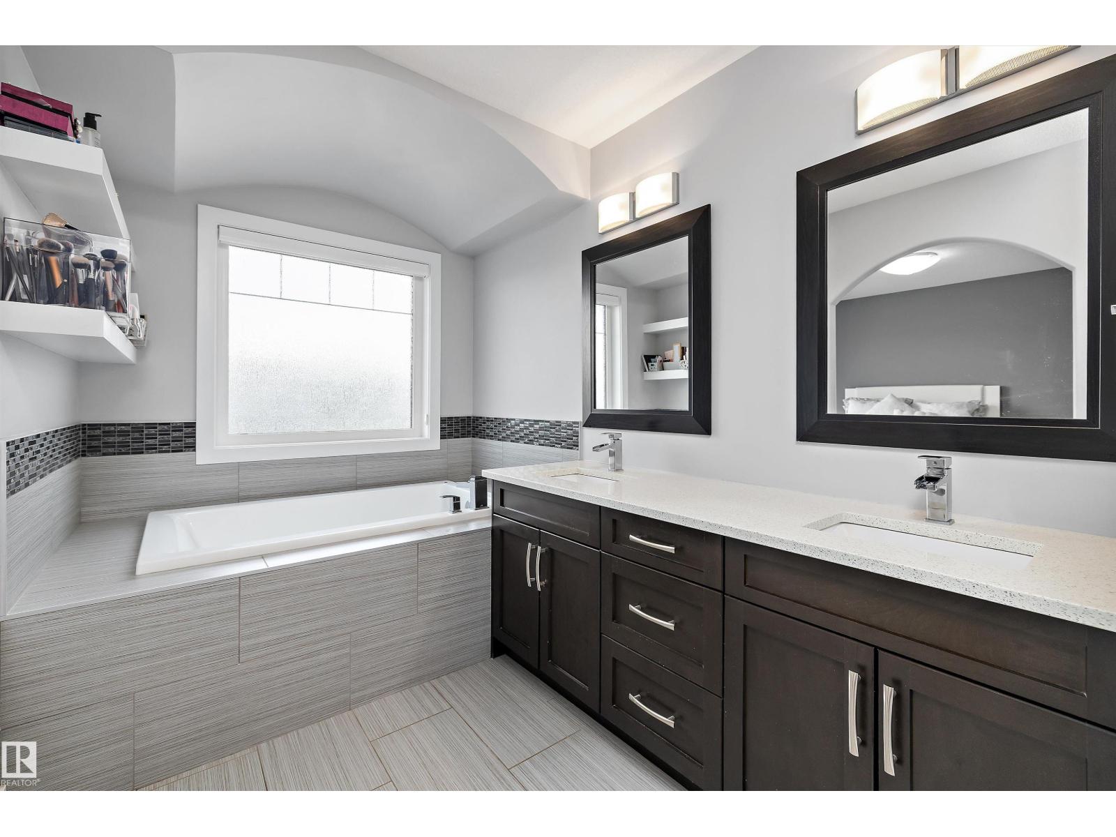 7656 182 Av Nw Property Photo 34