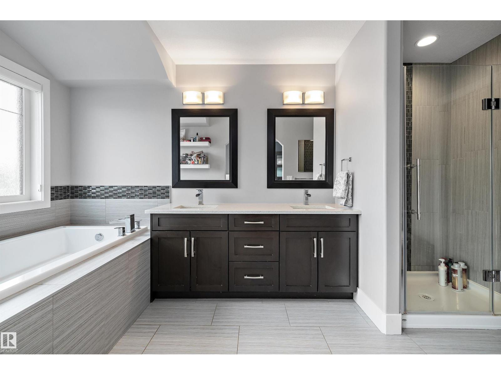 7656 182 Av Nw Property Photo 38
