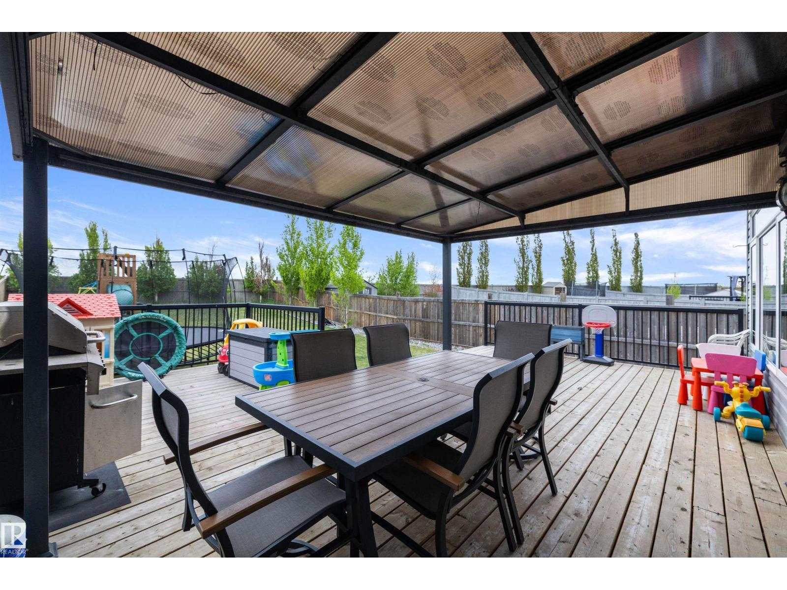 7656 182 Av Nw Property Photo 41