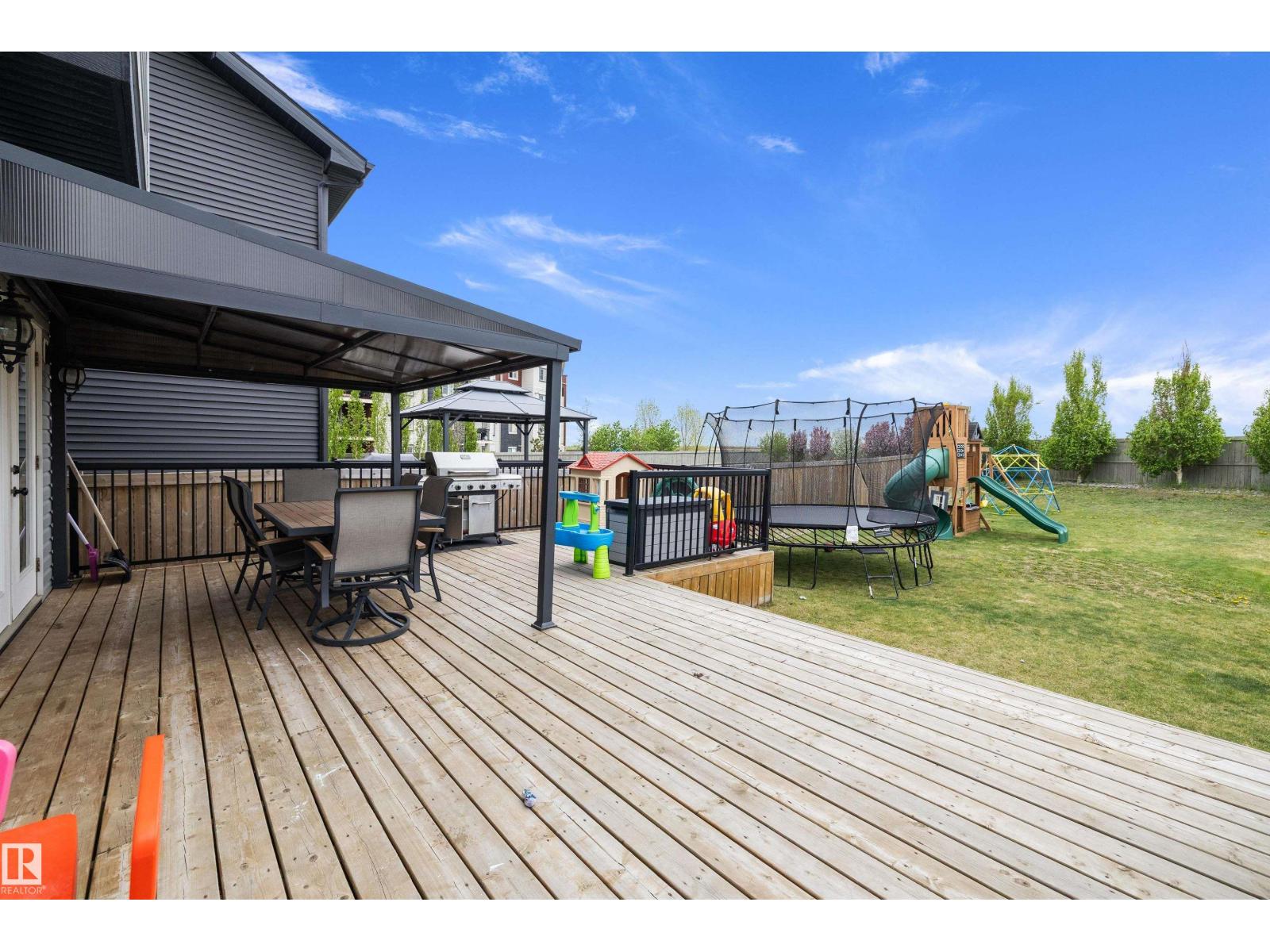 7656 182 Av Nw Property Photo 43