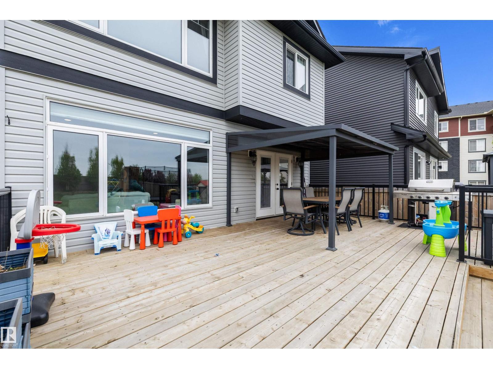 7656 182 Av Nw Property Photo 44