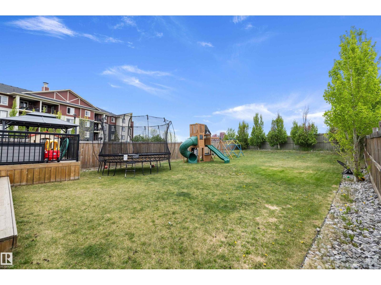 7656 182 Av Nw Property Photo 46