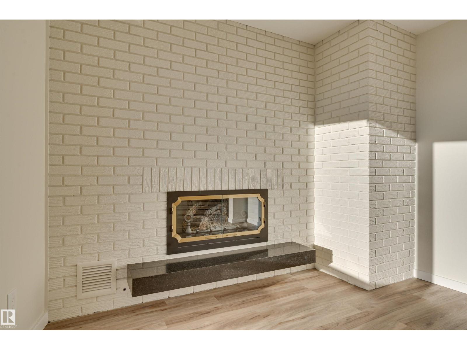 #1 11960 100 Av Nw Property Photo 7