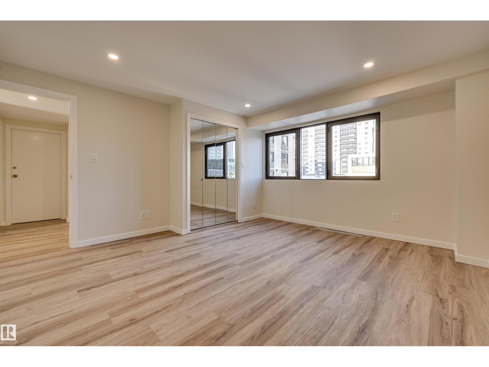 #1 11960 100 Av Nw Property Photo 32