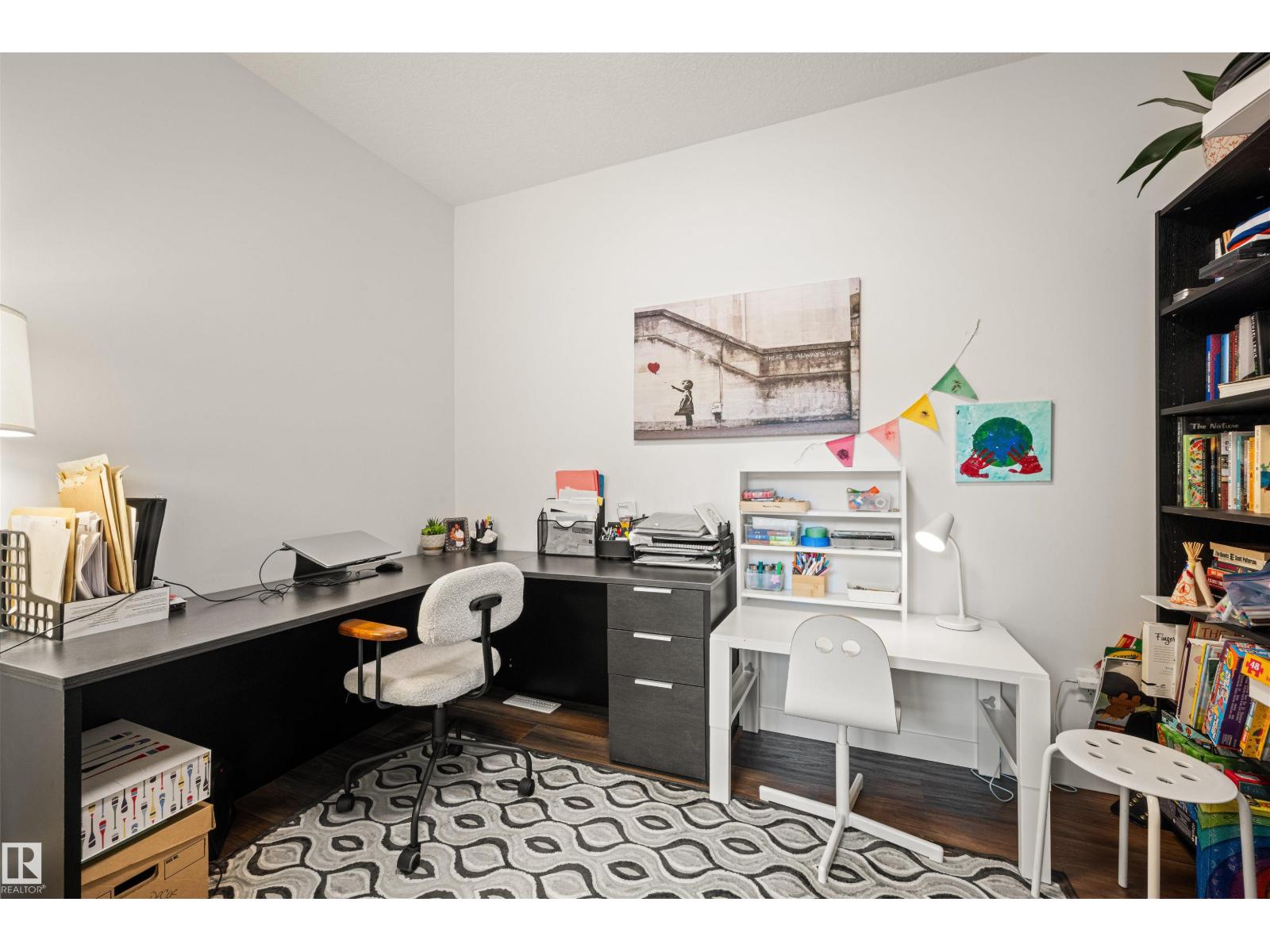 2742 Collins Cr Sw Property Photo 6