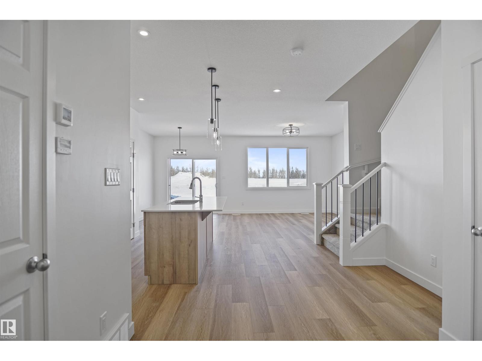 619 Ashgrove Ci Property Photo 3