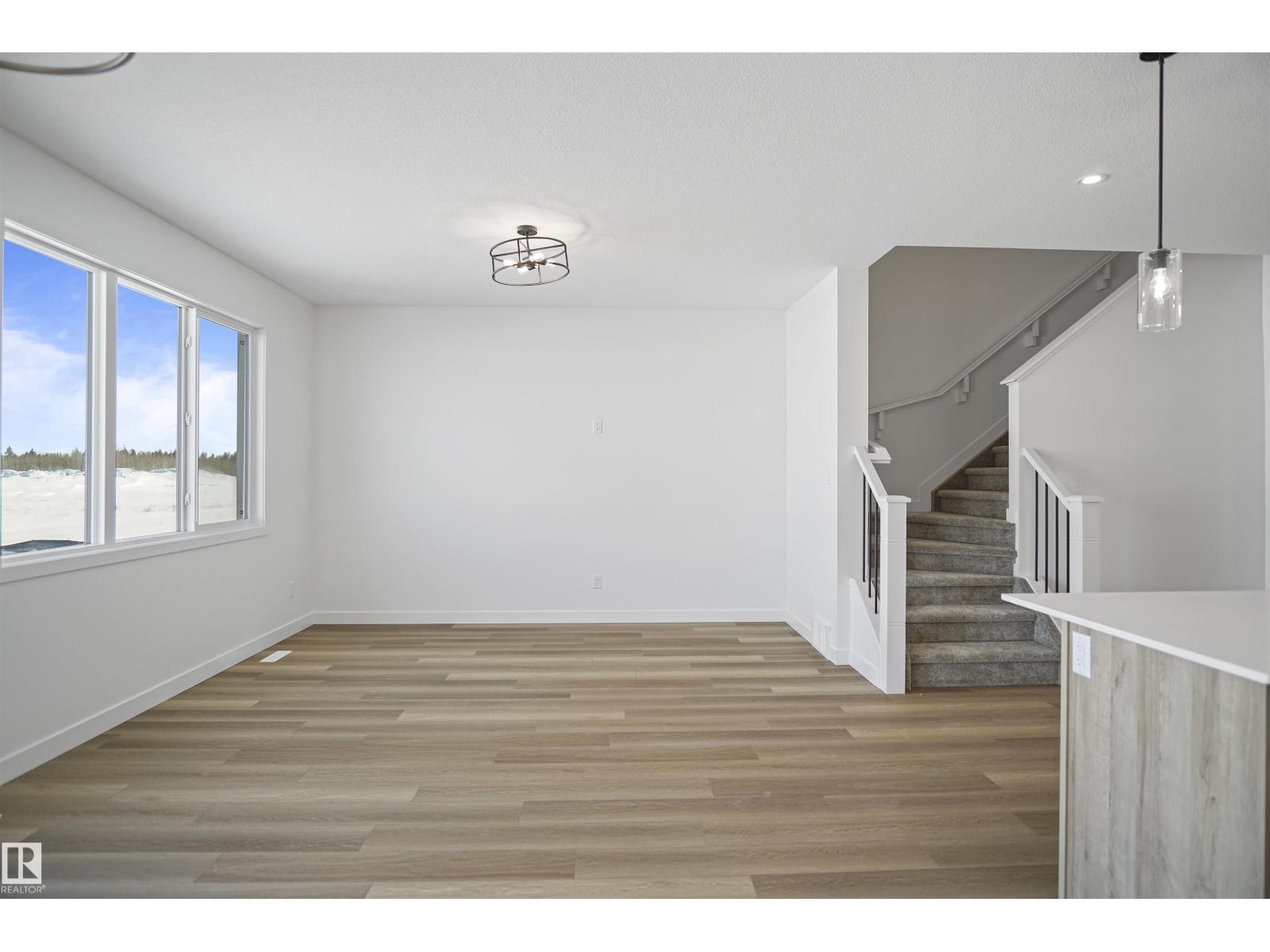 619 Ashgrove Ci Property Photo 4