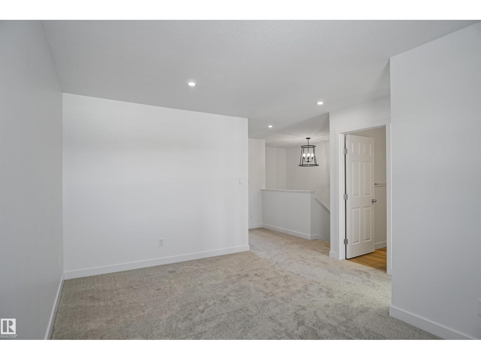 619 Ashgrove Ci Property Photo 15