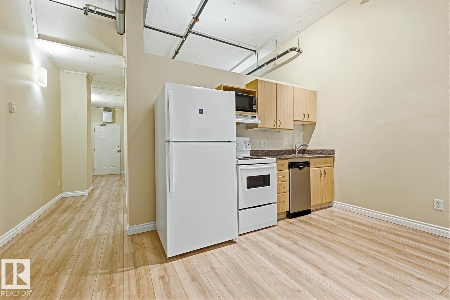 #204 10024 Jasper Av Nw Property Photo 9