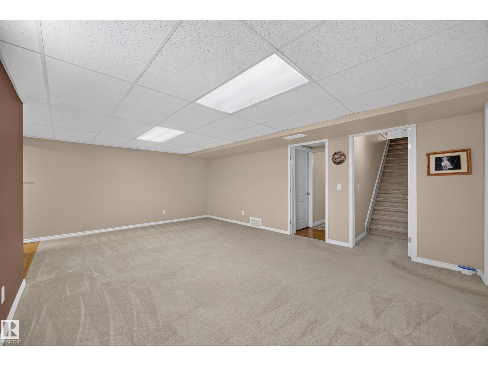 #31 1780 Glastonbury Bv Nw Property Photo 37