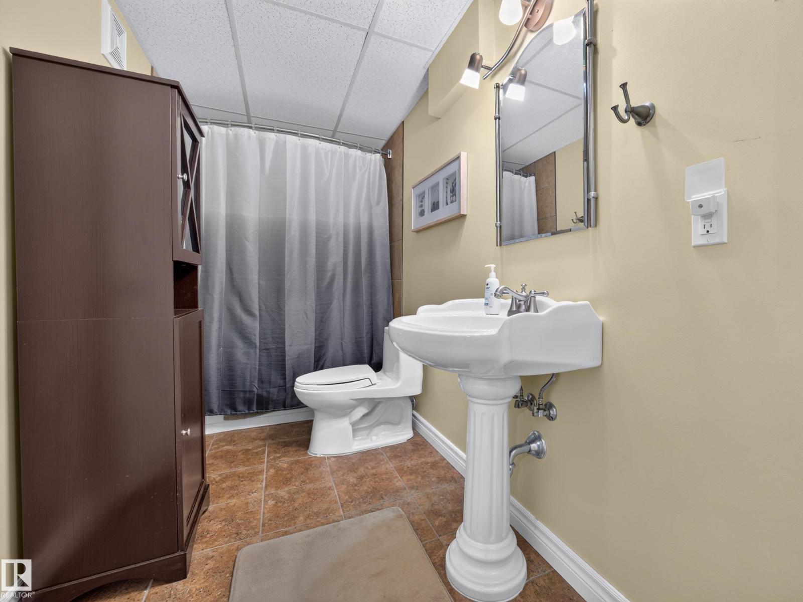 #31 1780 Glastonbury Bv Nw Property Photo 44