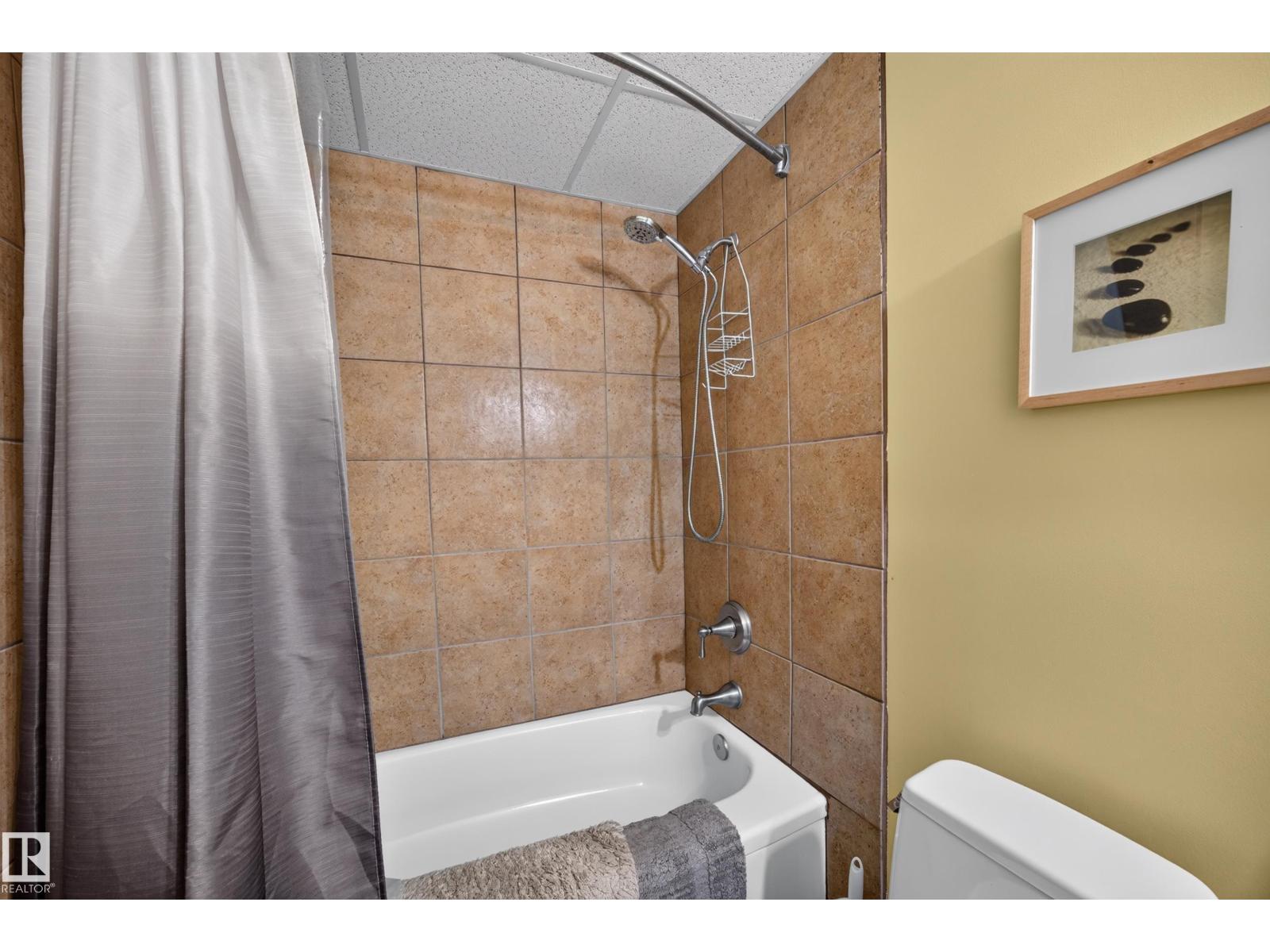 #31 1780 Glastonbury Bv Nw Property Photo 45