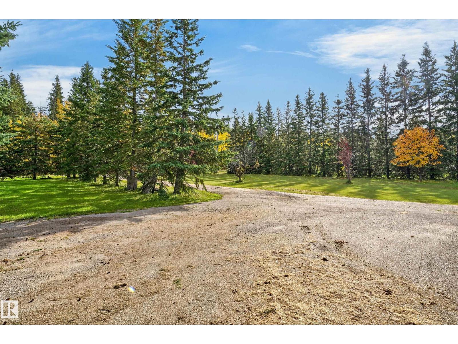 5003 46 St Property Photo 16