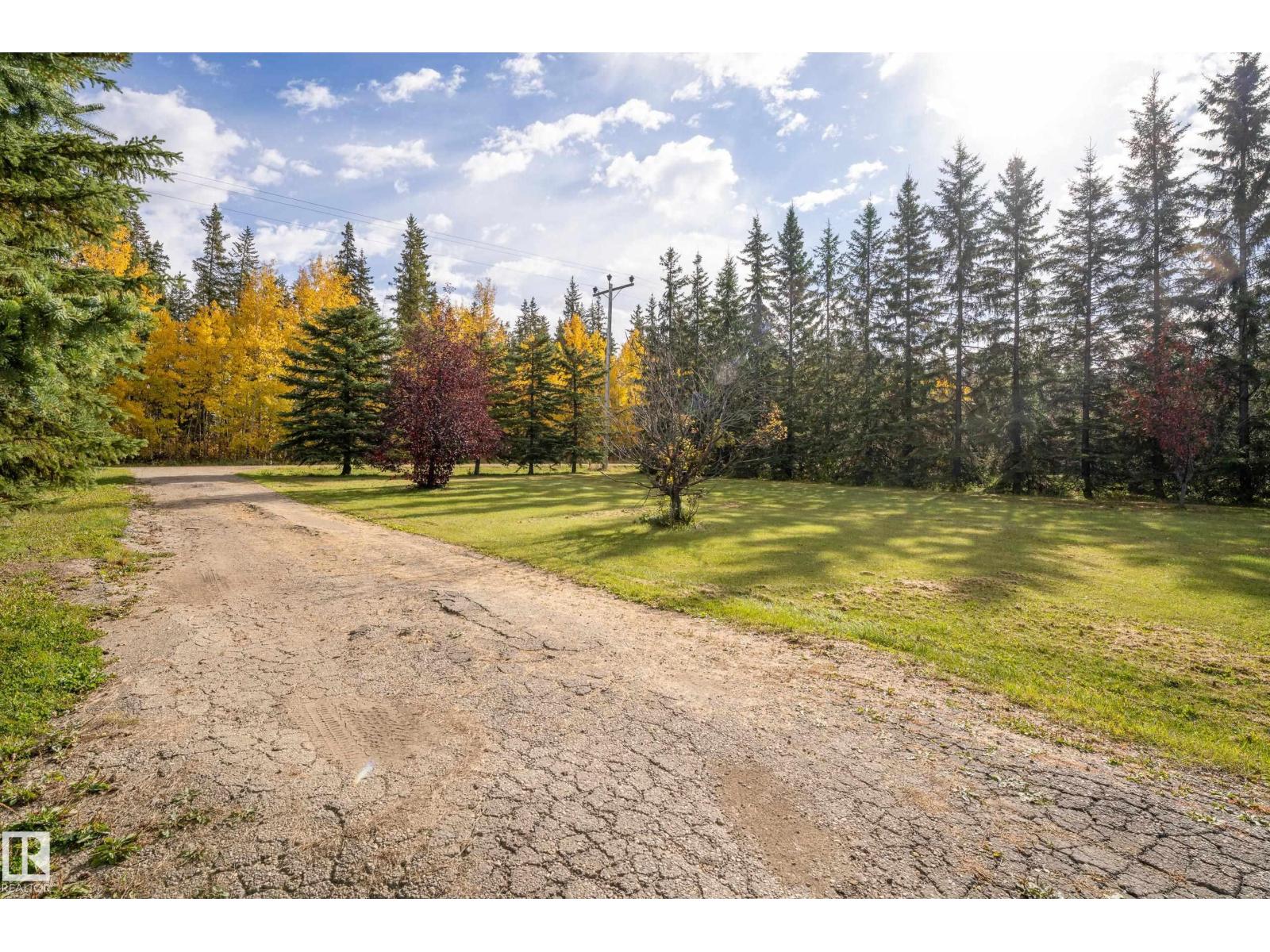 5003 46 St Property Photo 25