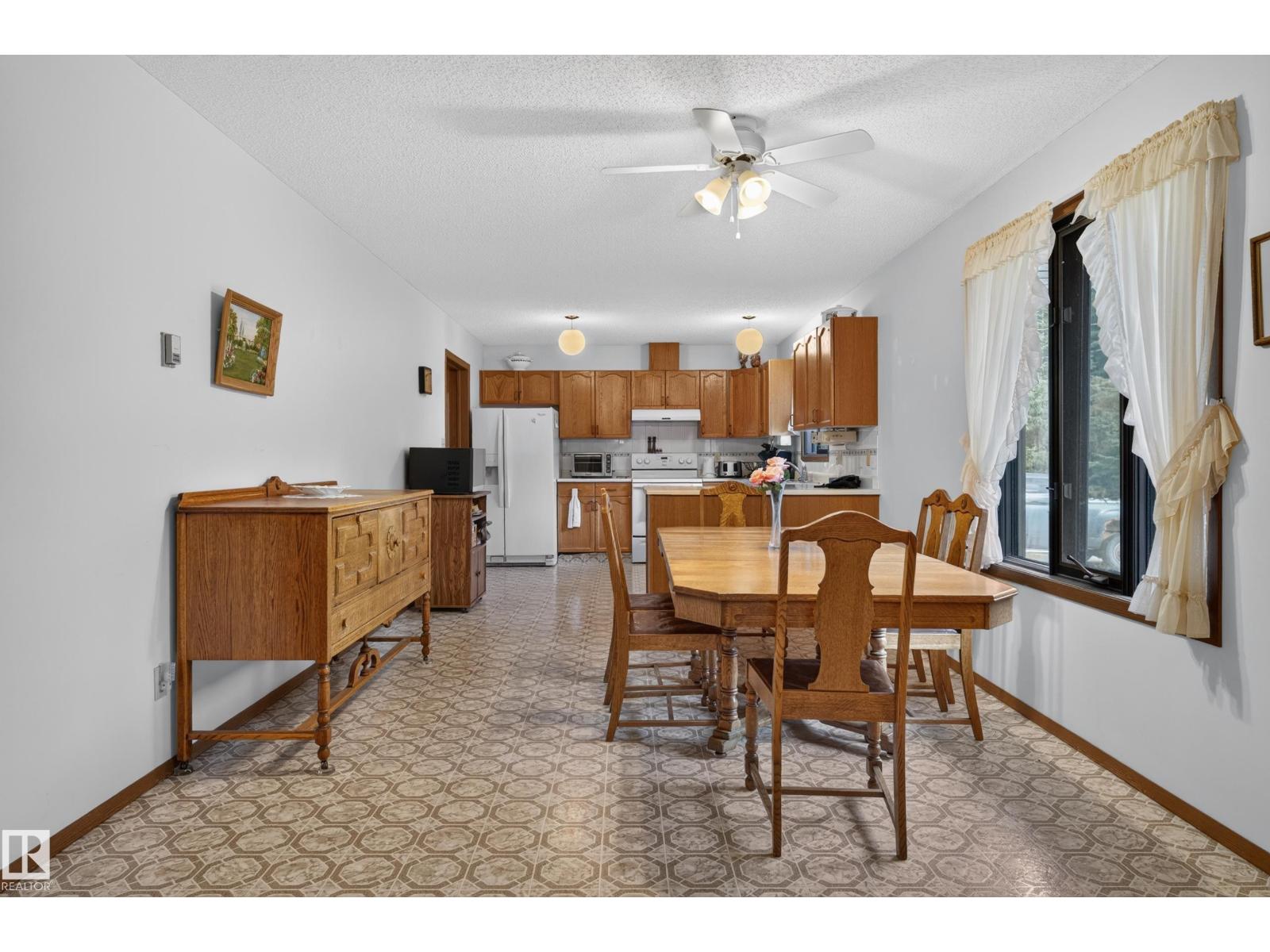 5003 46 St Property Photo 32