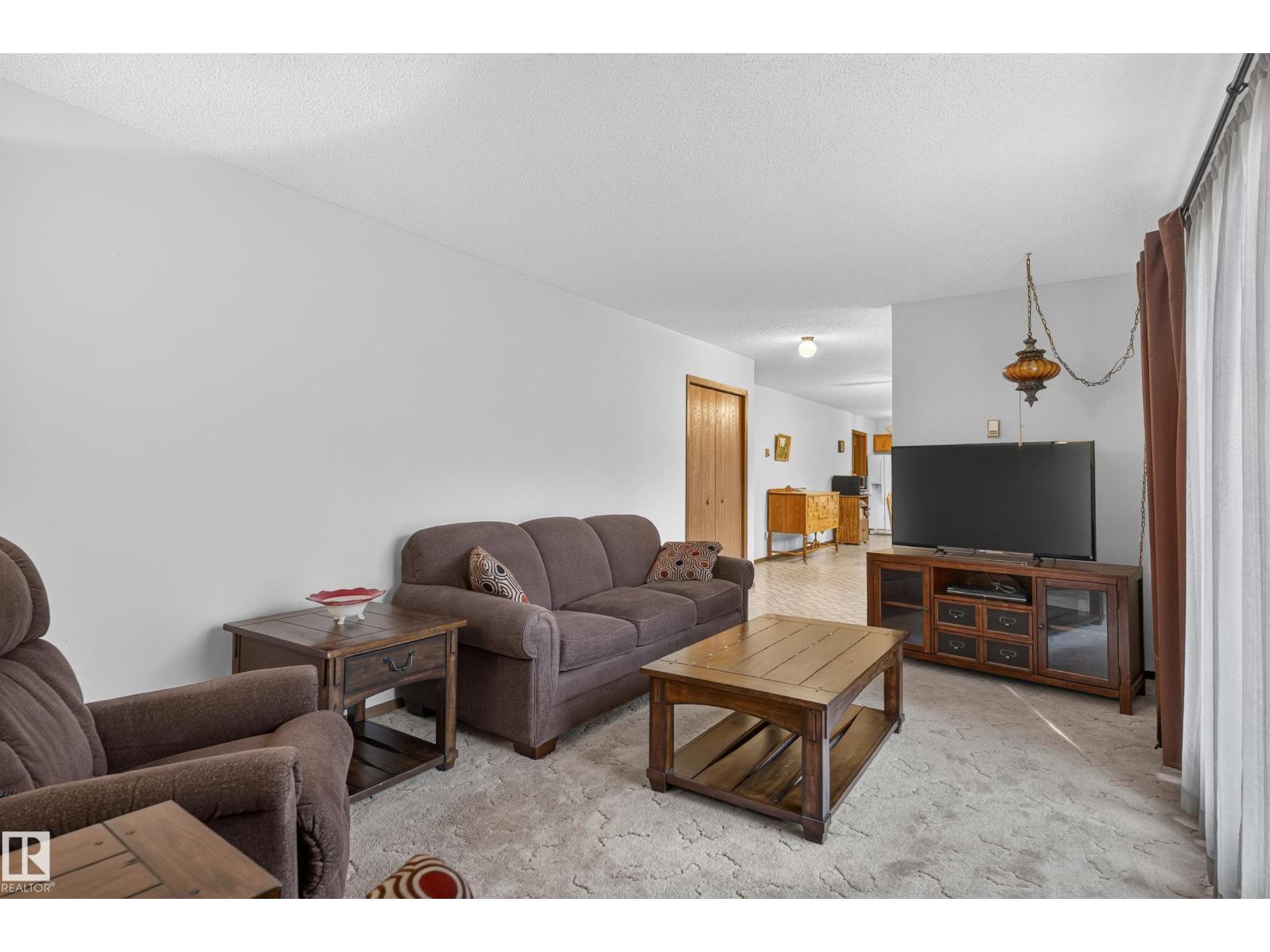 5003 46 St Property Photo 37