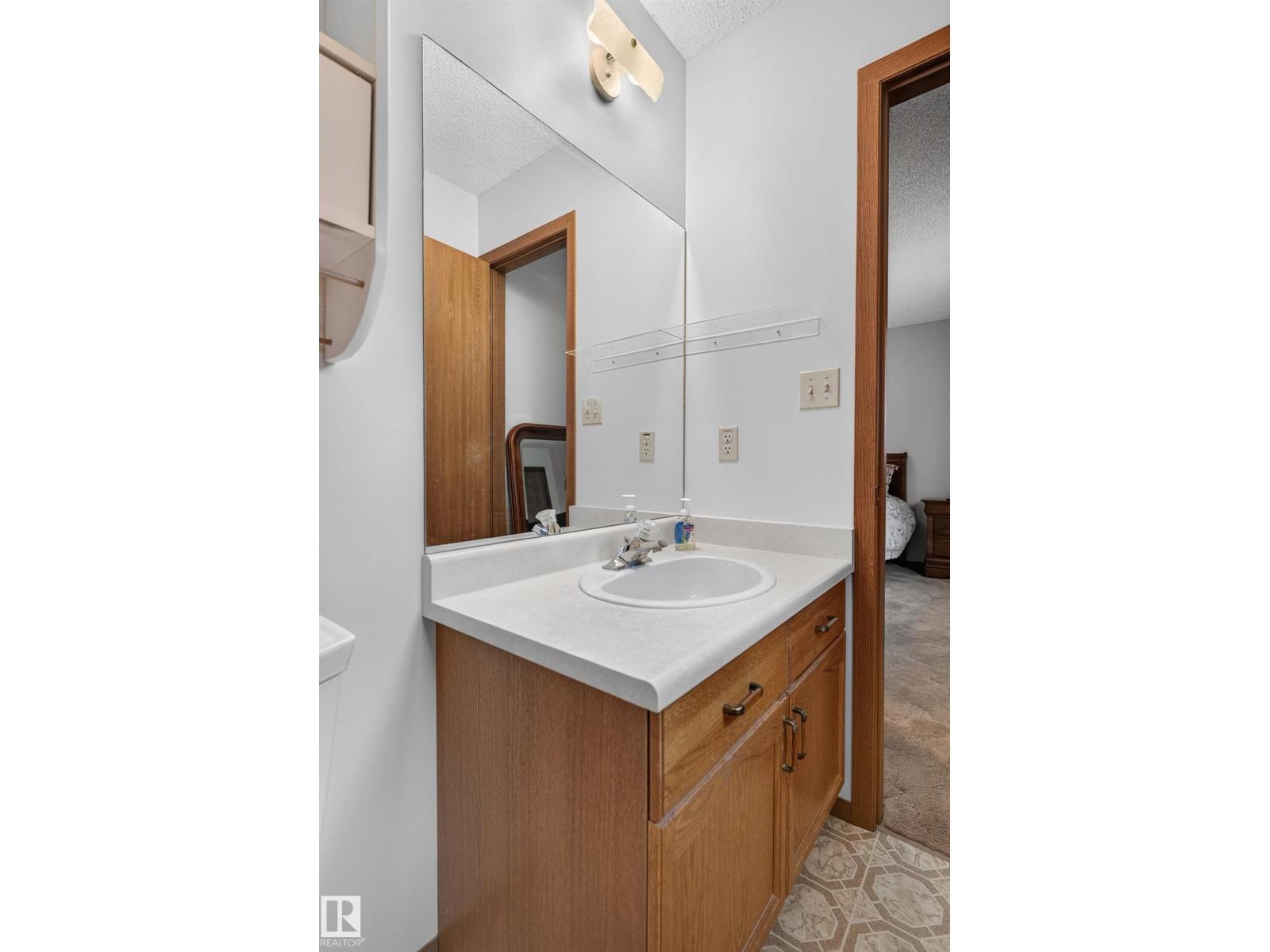 5003 46 St Property Photo 45