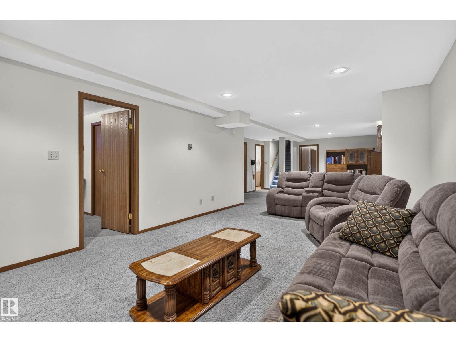 5003 46 St Property Photo 59