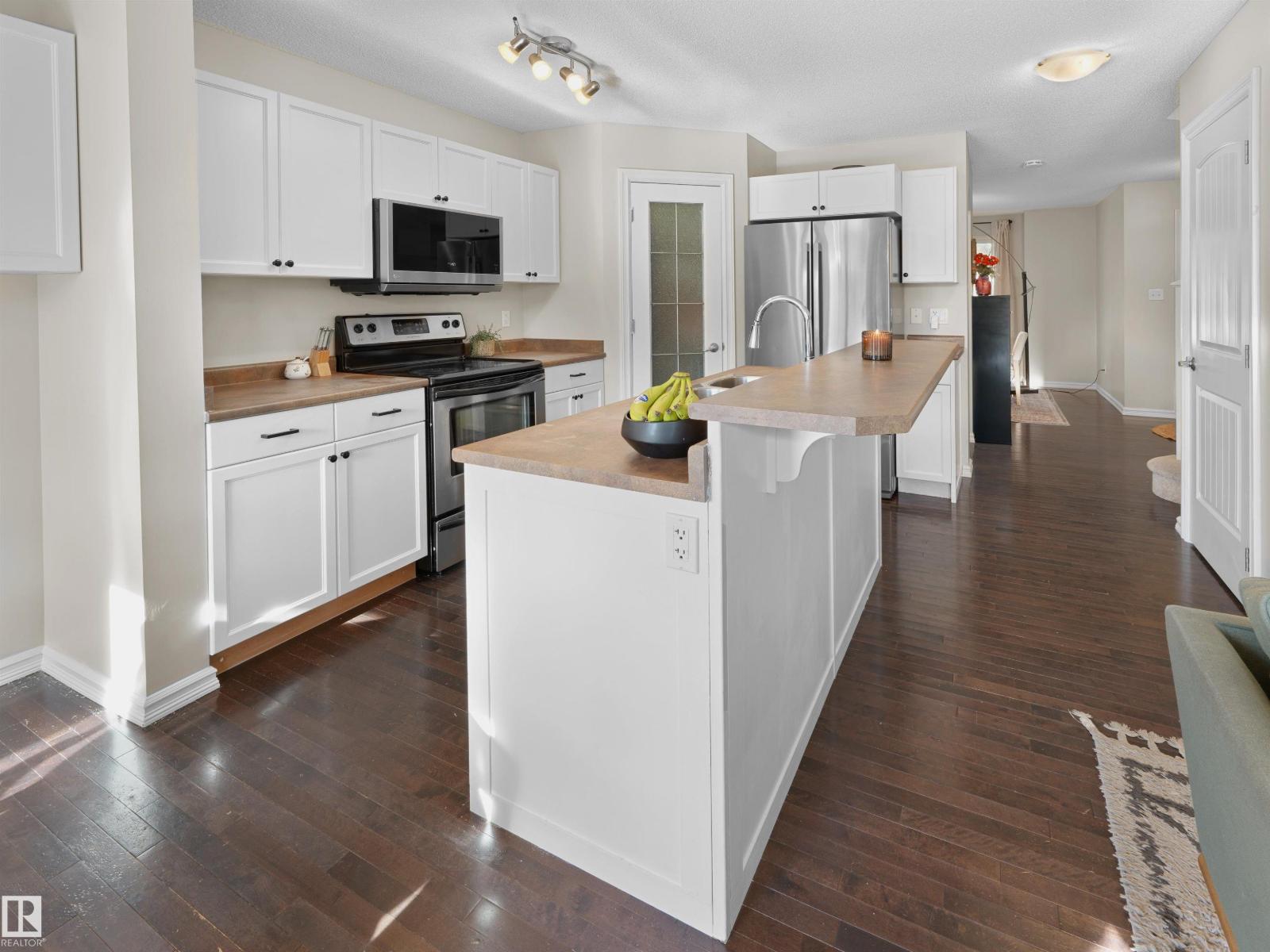 1175 36 Av Nw Property Photo 6