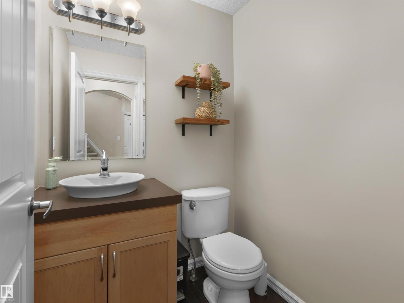 1175 36 Av Nw Property Photo 13