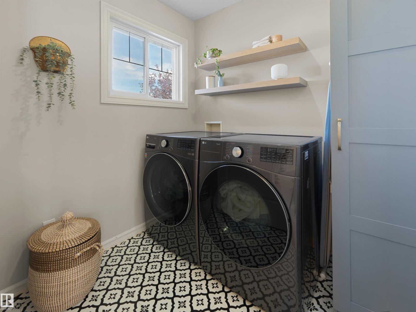1175 36 Av Nw Property Photo 22