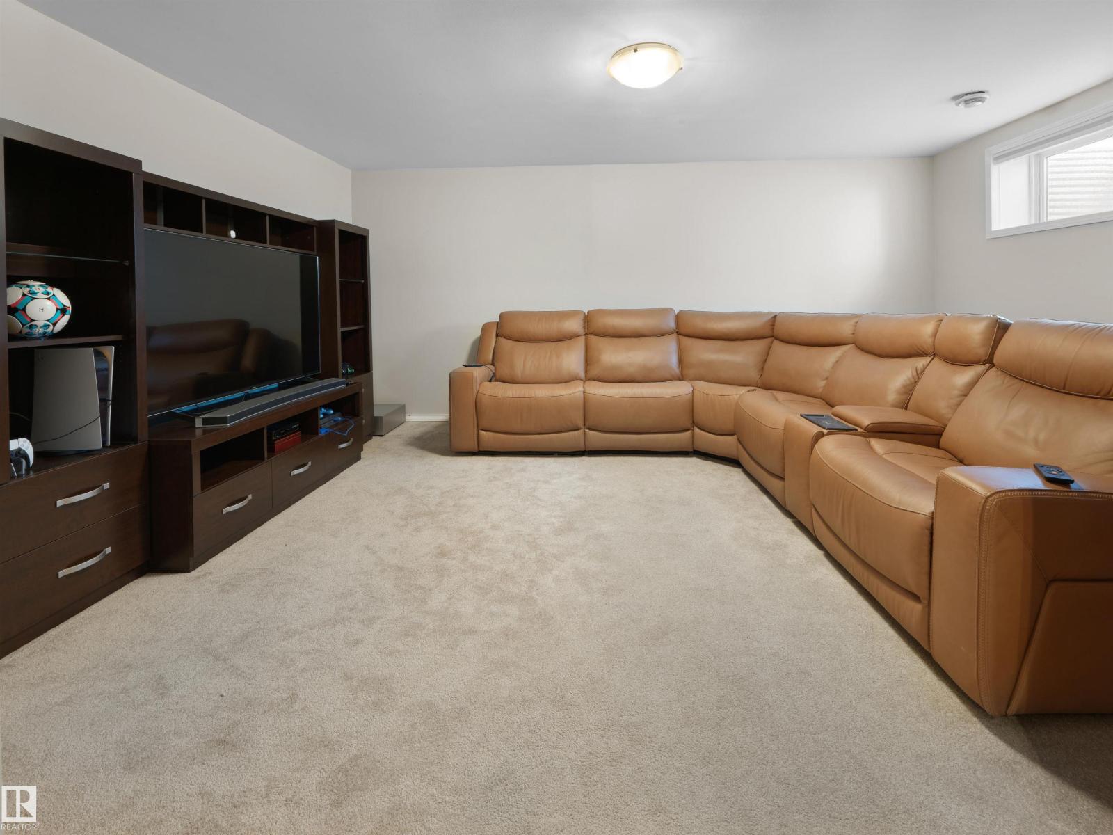 1175 36 Av Nw Property Photo 23