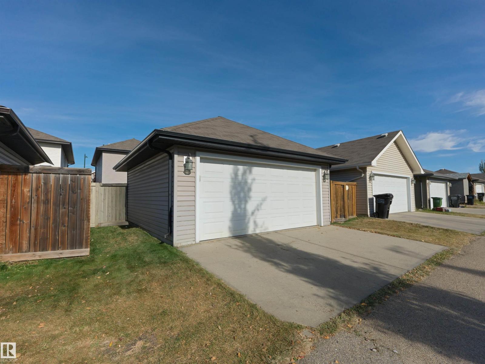 1175 36 Av Nw Property Photo 33
