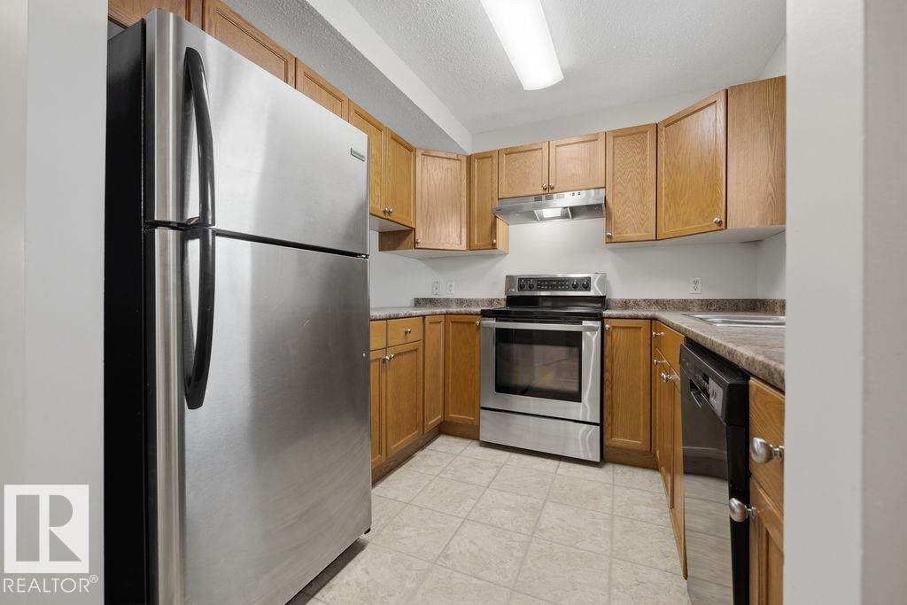 10473 24 Av Nw Property Photo 13