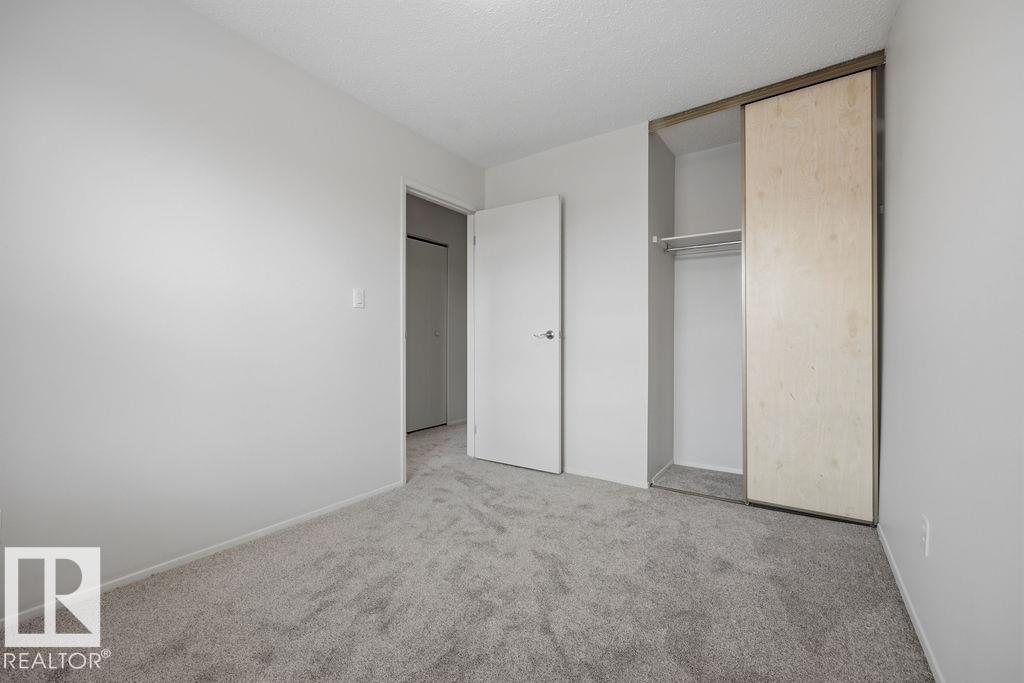 10473 24 Av Nw Property Photo 21