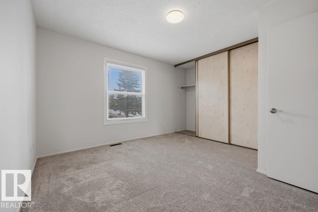 10473 24 Av Nw Property Photo 22