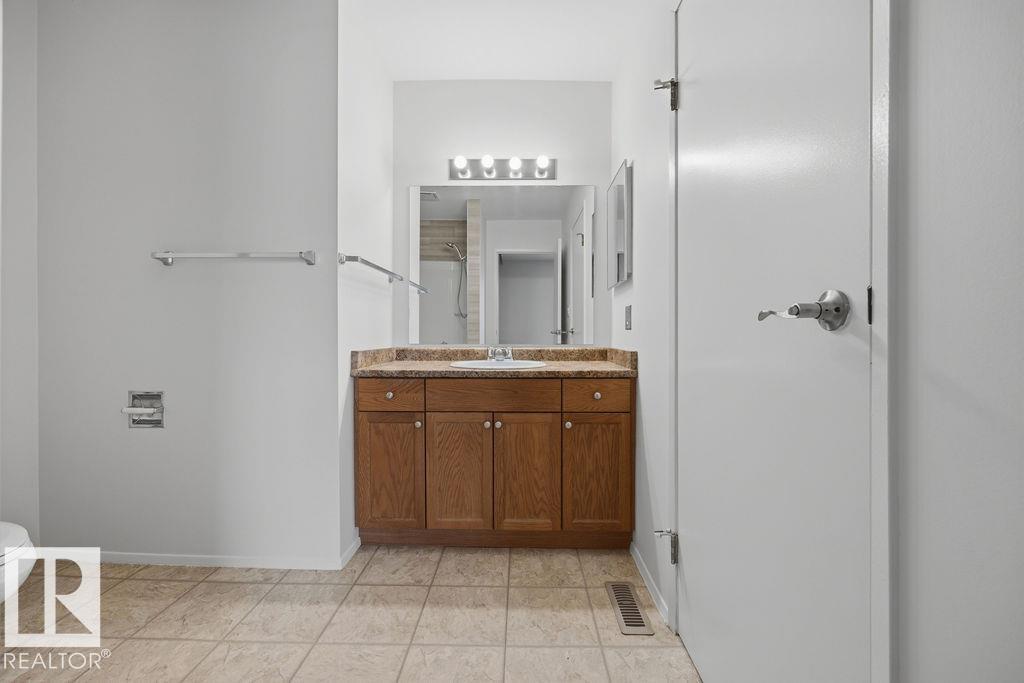 10473 24 Av Nw Property Photo 25