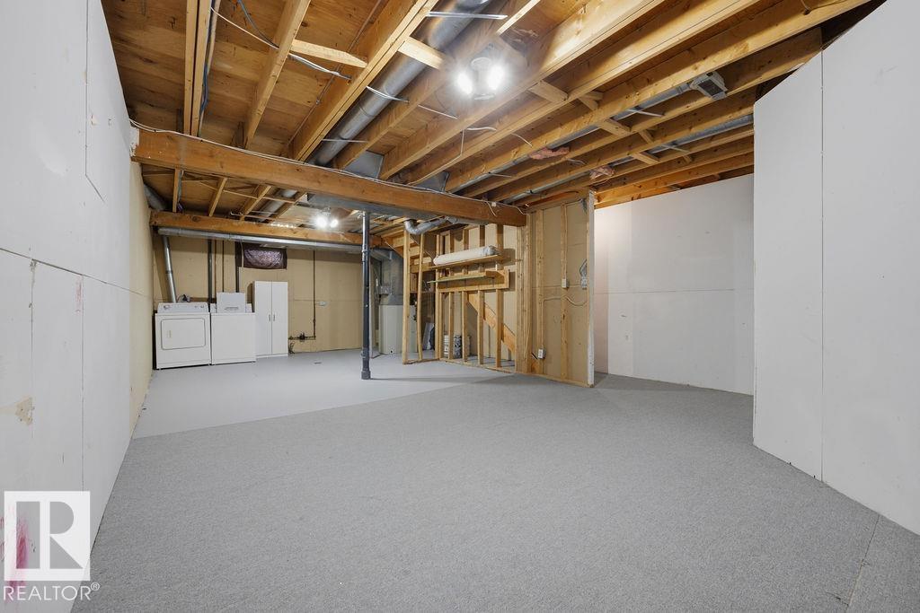 10473 24 Av Nw Property Photo 29