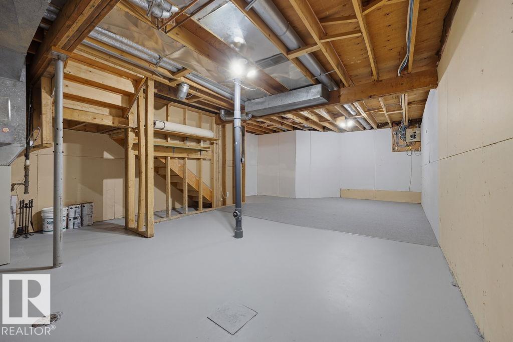 10473 24 Av Nw Property Photo 30