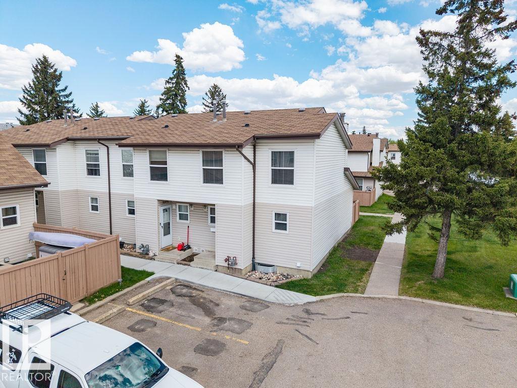 10473 24 Av Nw Property Photo 31