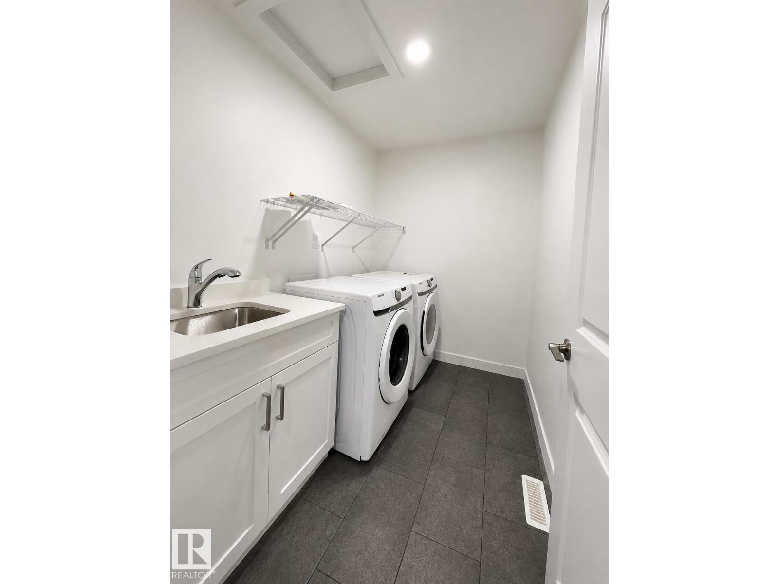 19728 29 Av Nw Property Photo 11