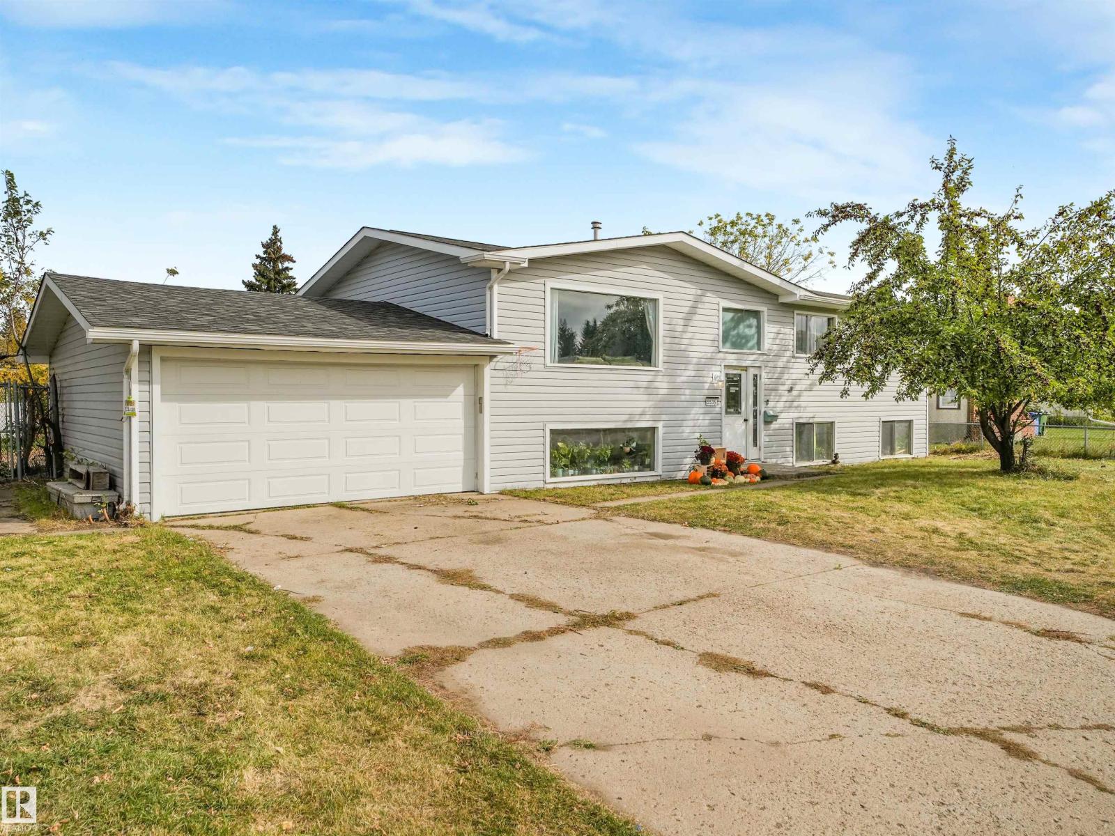 5535 55a St Property Photo 4