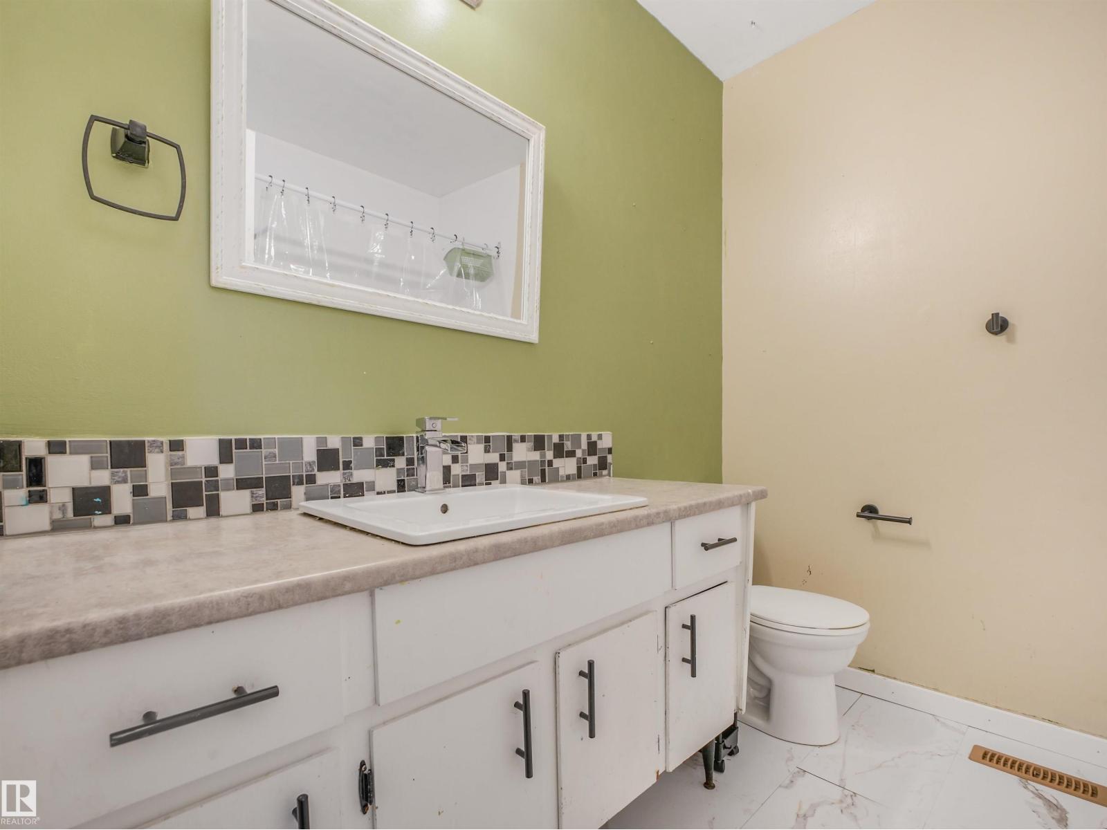5535 55a St Property Photo 17