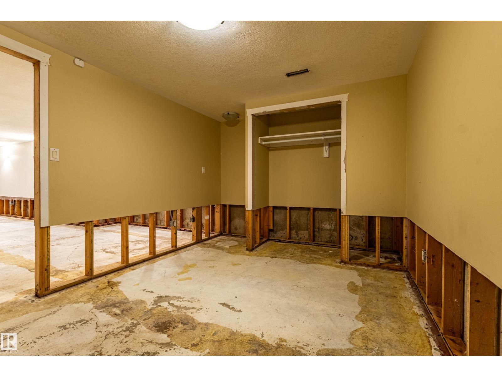 4107 122 St Nw Property Photo 32