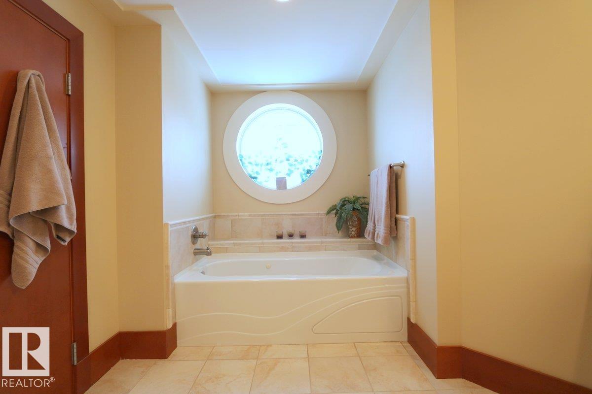 #1402 9707 105 St Nw Property Photo 28