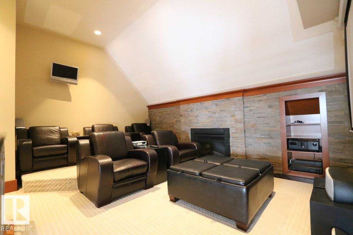 #1402 9707 105 St Nw Property Photo 44