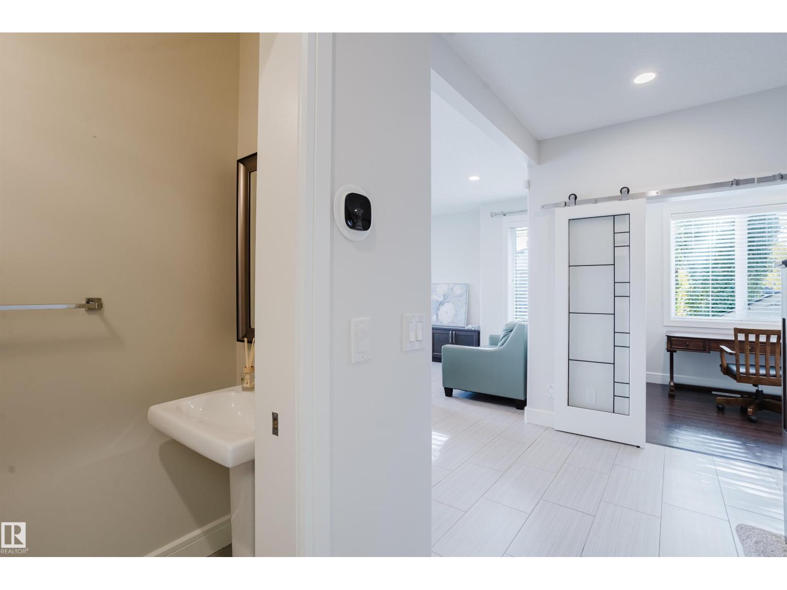 1 Eastview St Property Photo 4
